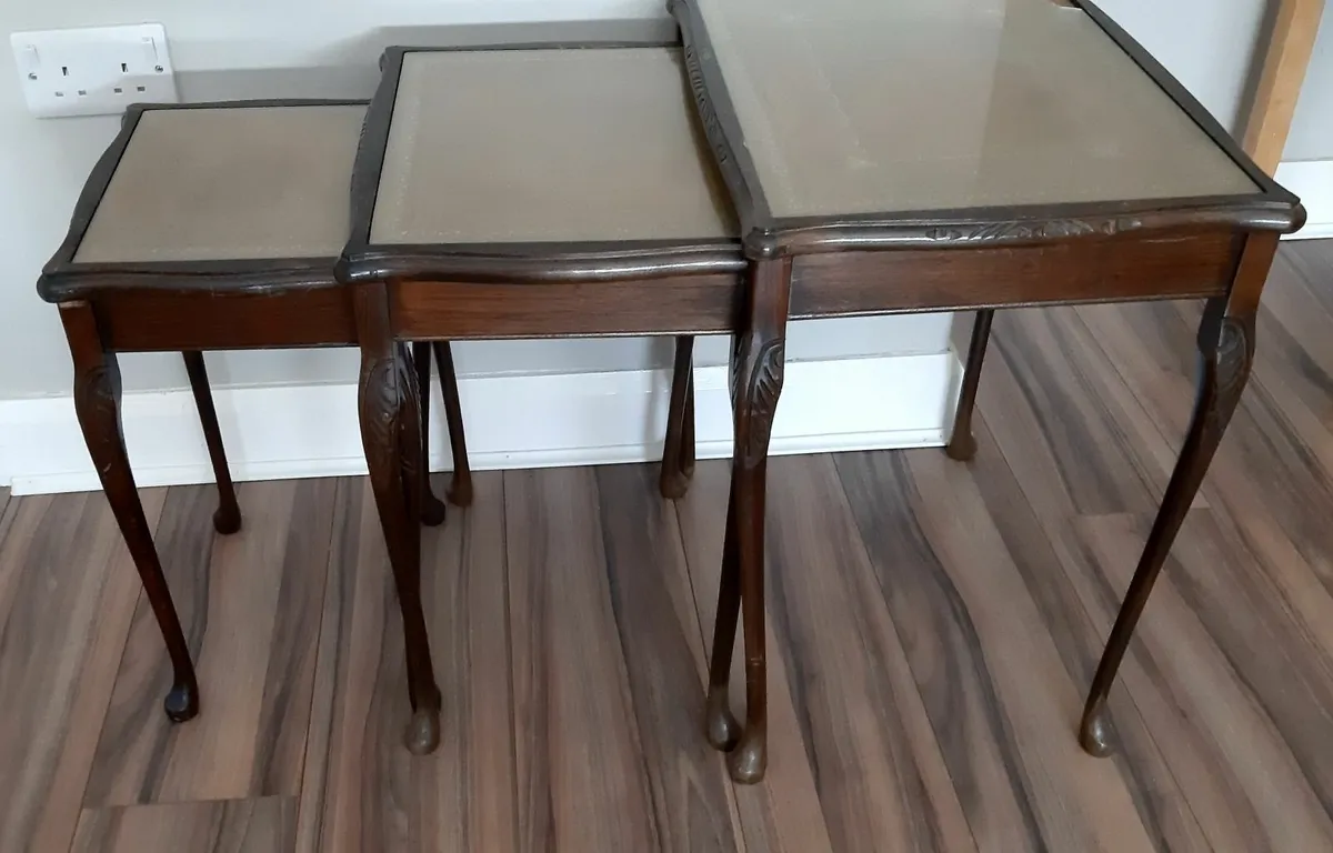 Nest of tables - Image 1