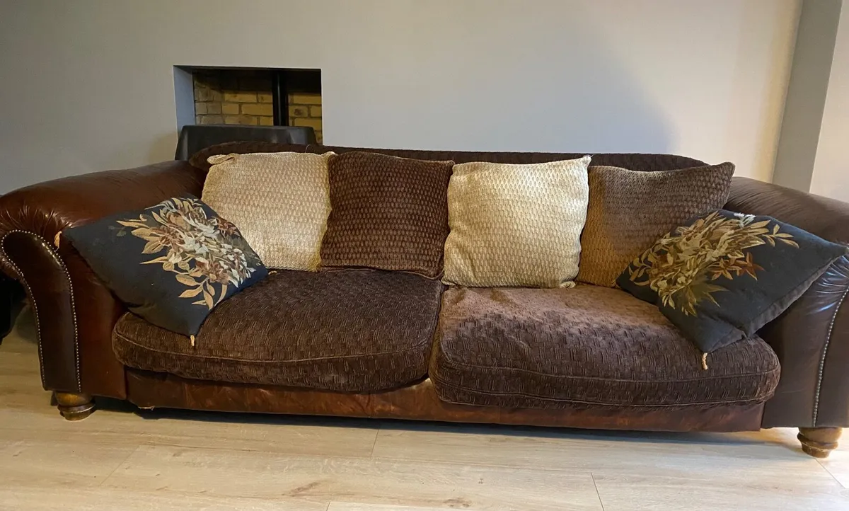 Sofa/Couch - Image 1