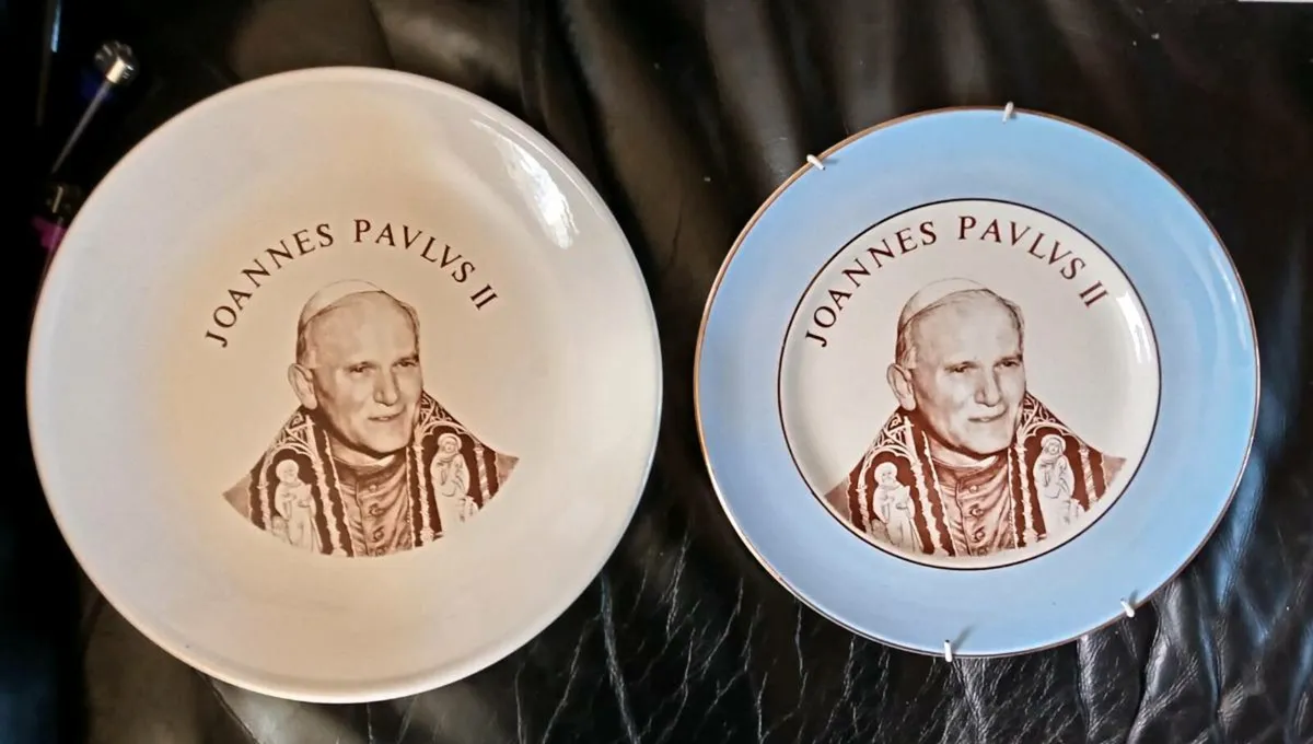 Two Vintage Pope John Paul Commemorative Plates - Image 1