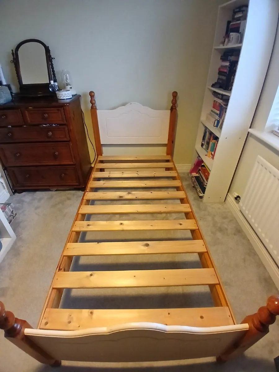 Cream & Pine Single Bed - Image 1