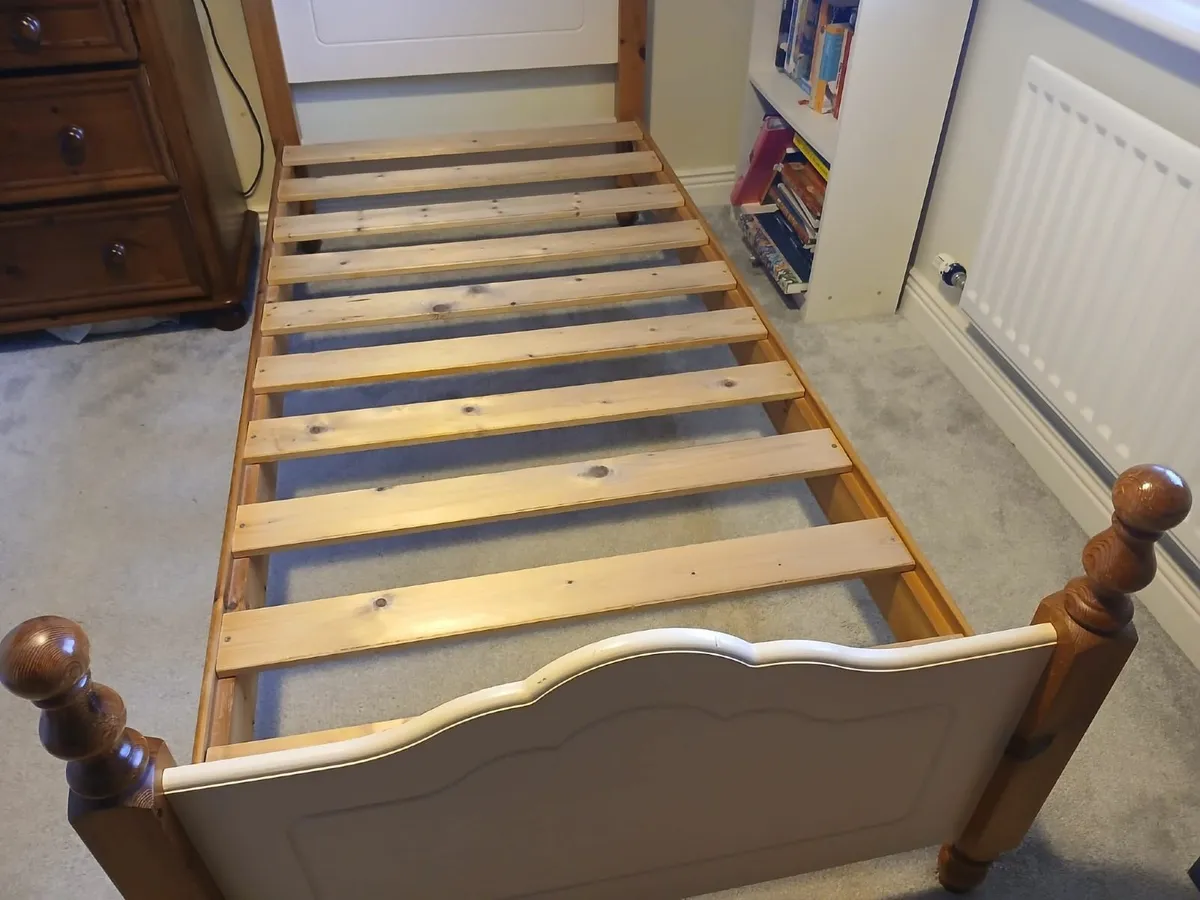 Cream & Pine Single Bed - Image 2