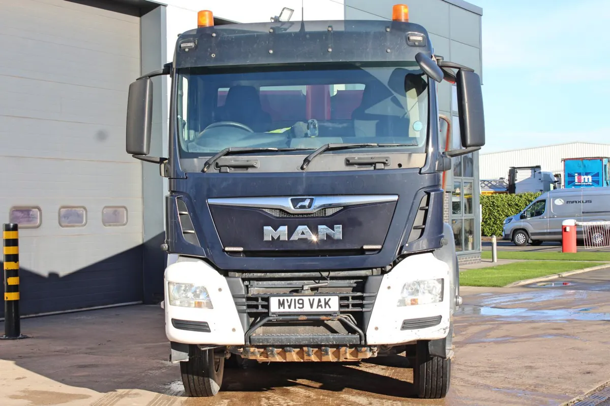 2019 (19) MAN TGS 35.420 8X4 TIPPER (EURO 6) - Image 3