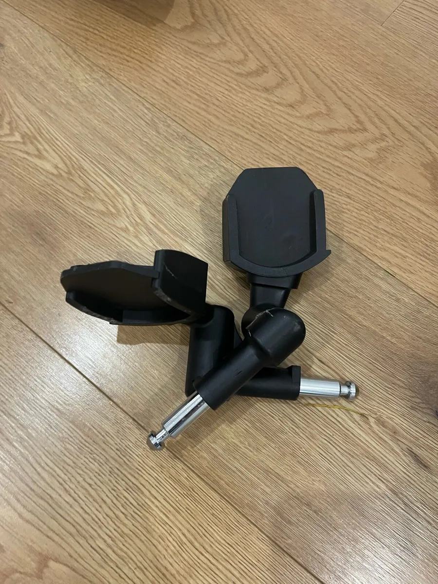 Car seat adapter
