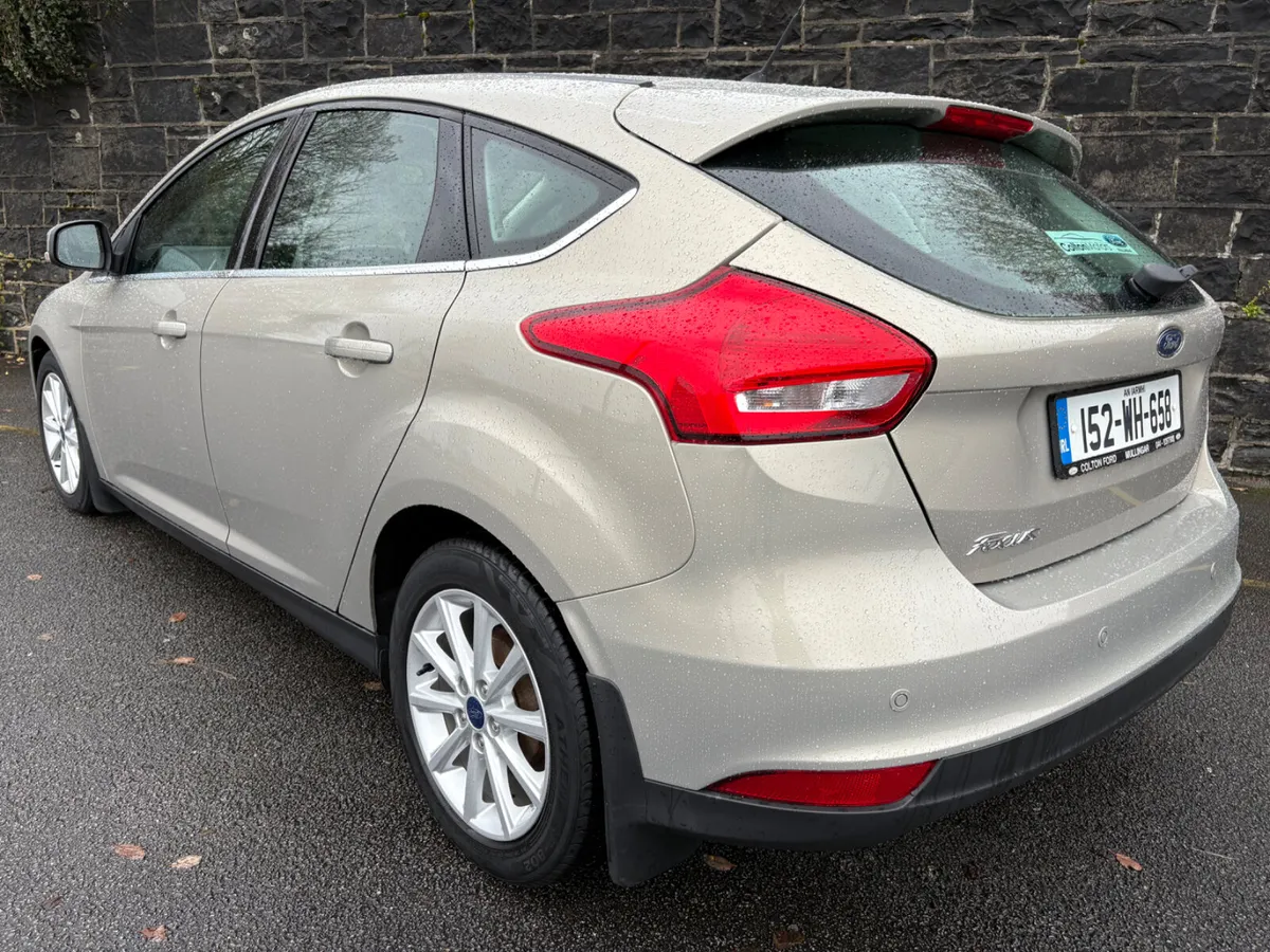 152 Ford Focus Titanium! Warranty + trade ins👍 - Image 2