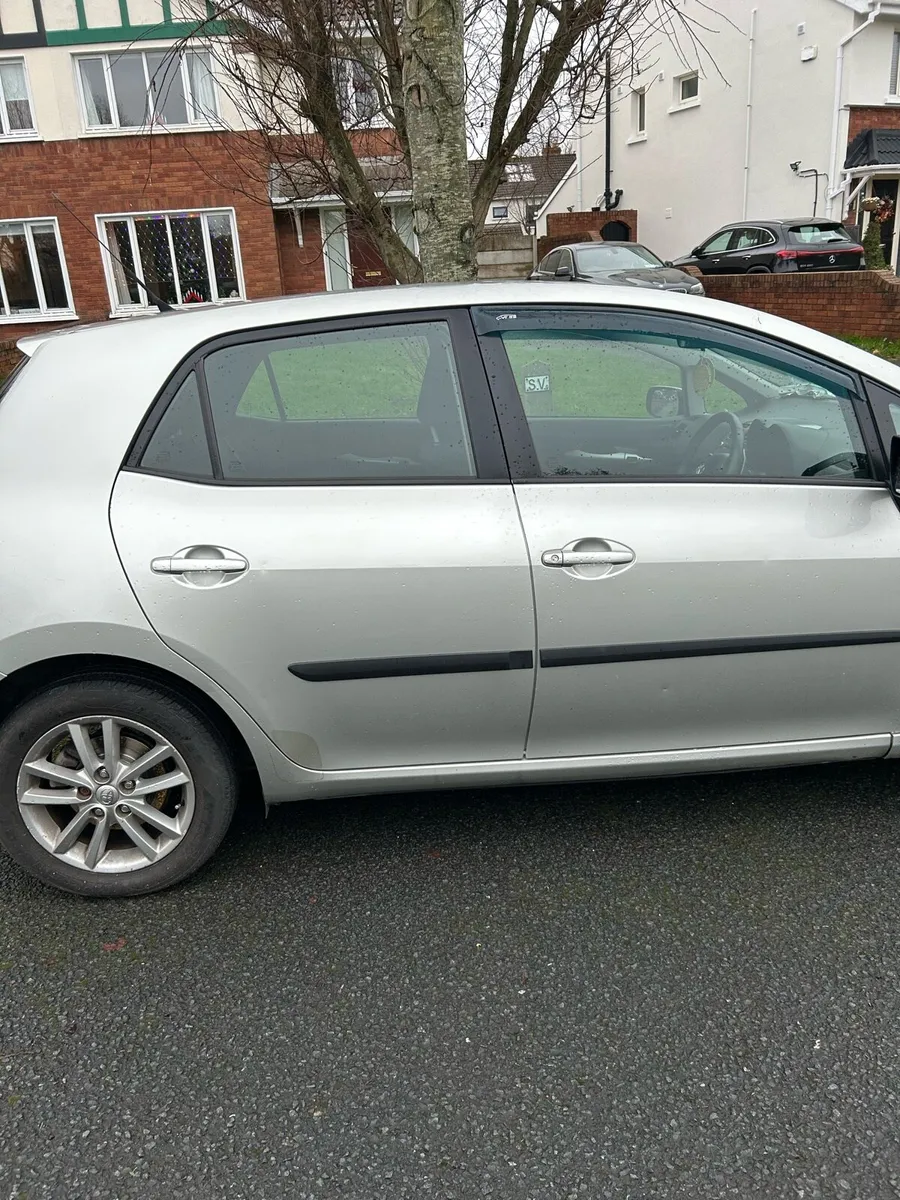 Toyota Auris - Image 2