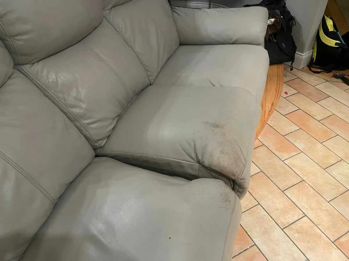 3 + 2 Seater Recliner Couches - Image 1