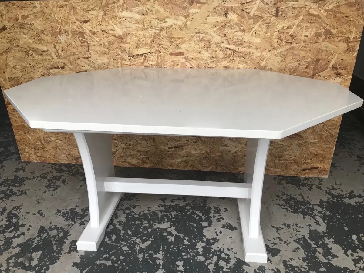 Quartz dining table - Image 2
