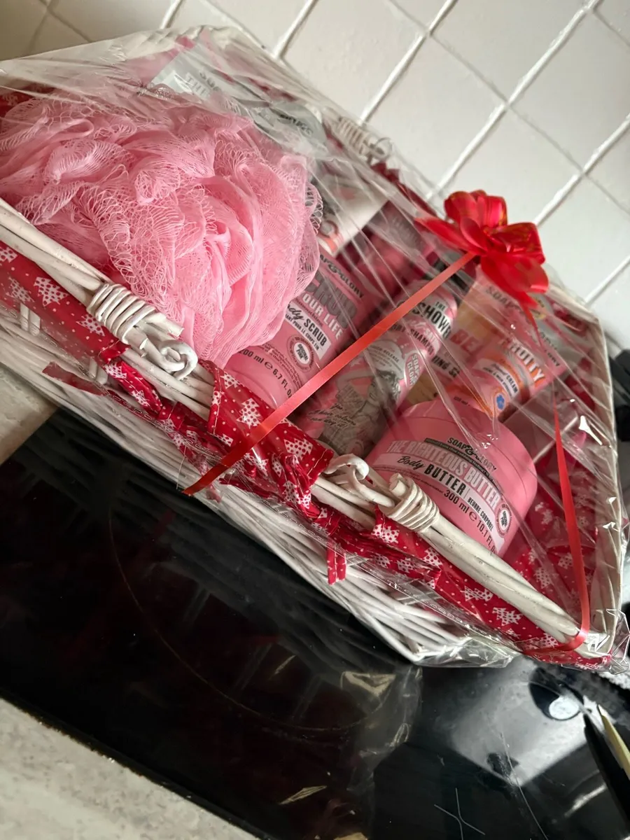 Gift hamper - Image 2