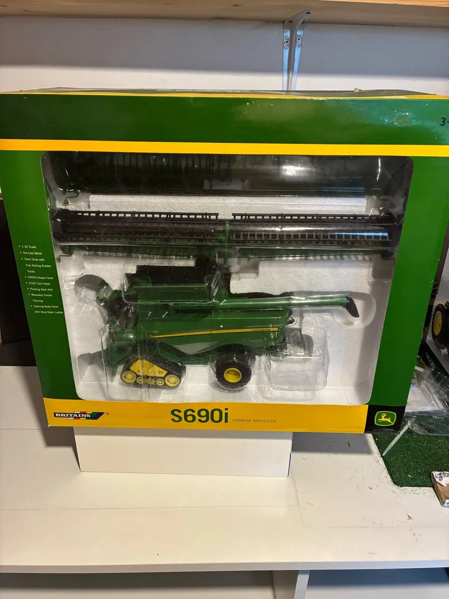 1:32 scale John Deere s690i