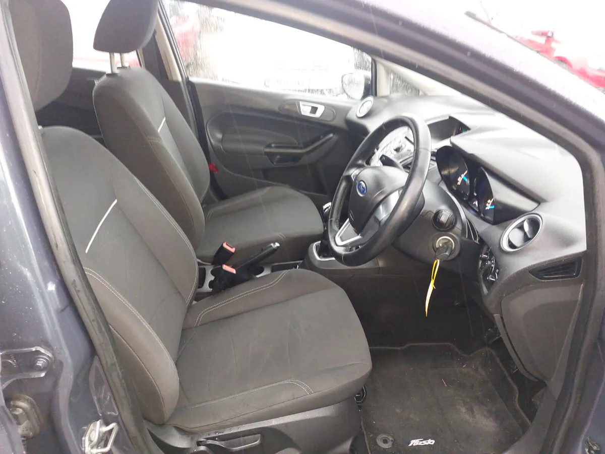 Ford Fiesta 2013 - Image 2