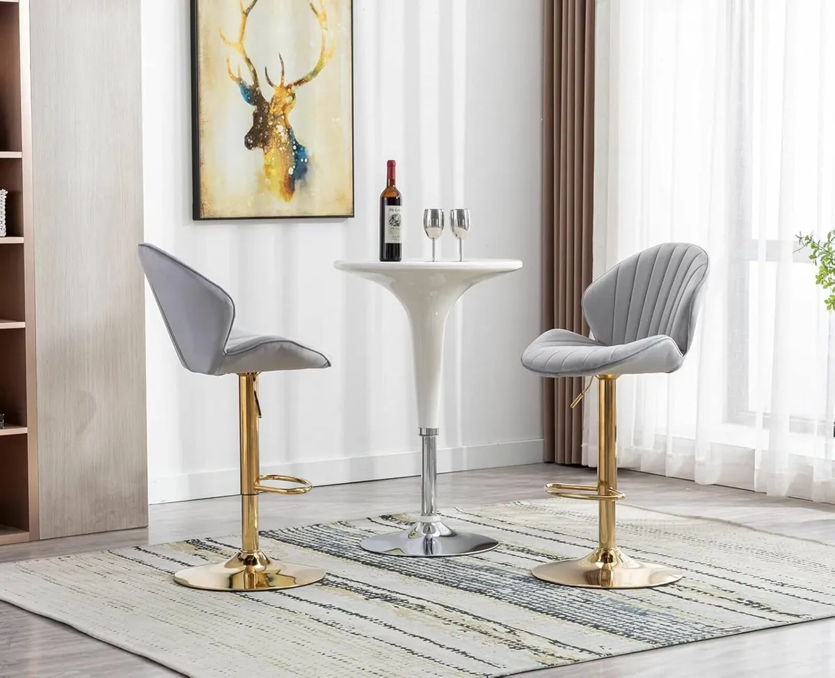 Set of 2 Luxury Bar Stools swivel with a stunning - Image 2