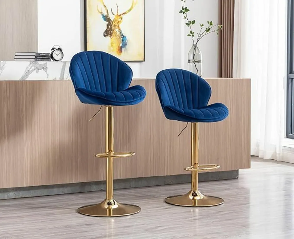 Set of 2 Luxury Bar Stools swivel with a stunning - Image 3