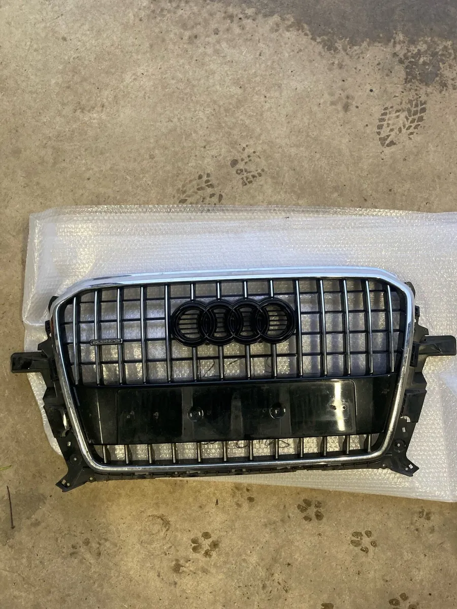Audi q5 grill - Image 1