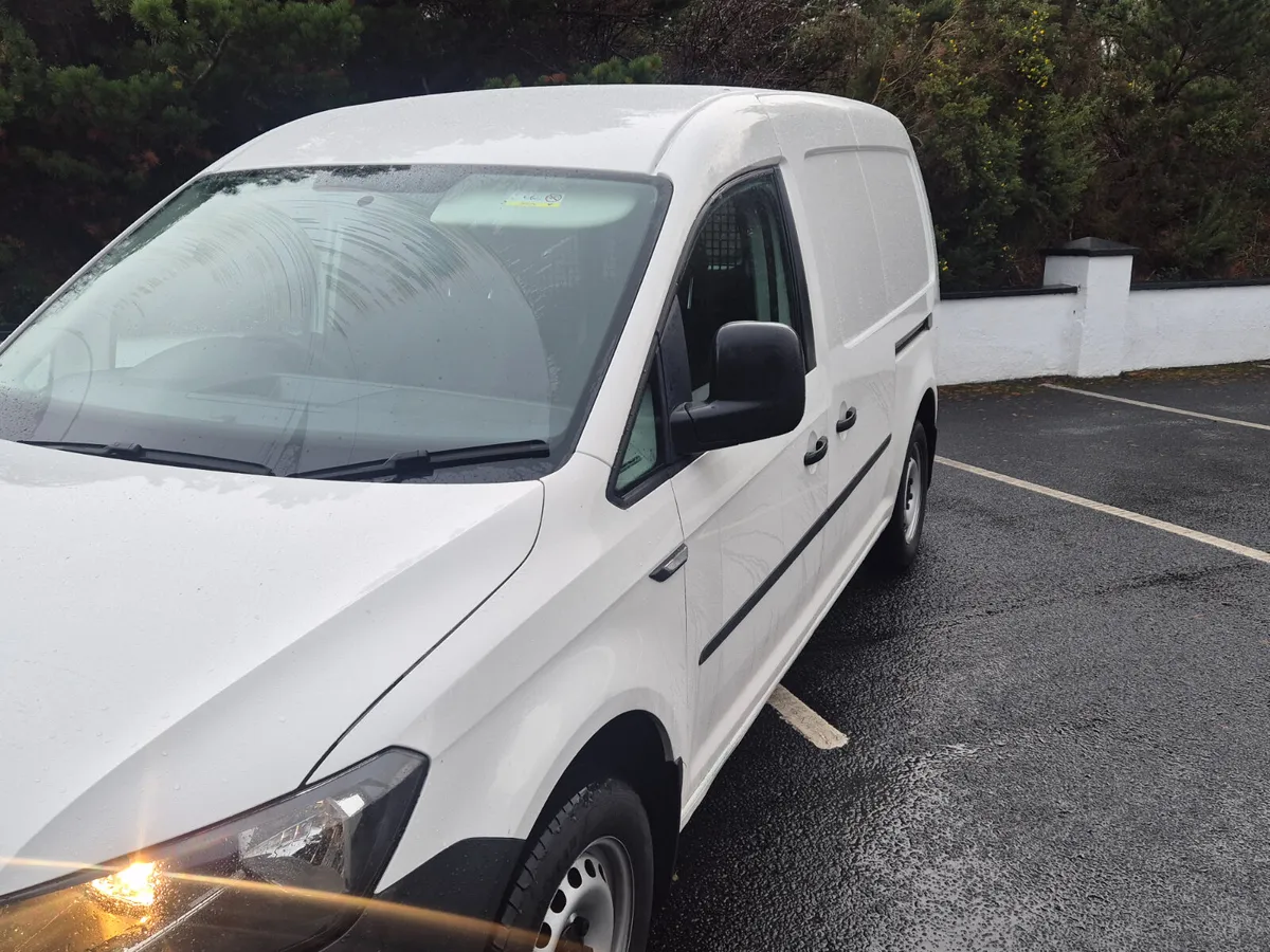 Volkswagen Caddy 2019 maxi low miles - Image 3