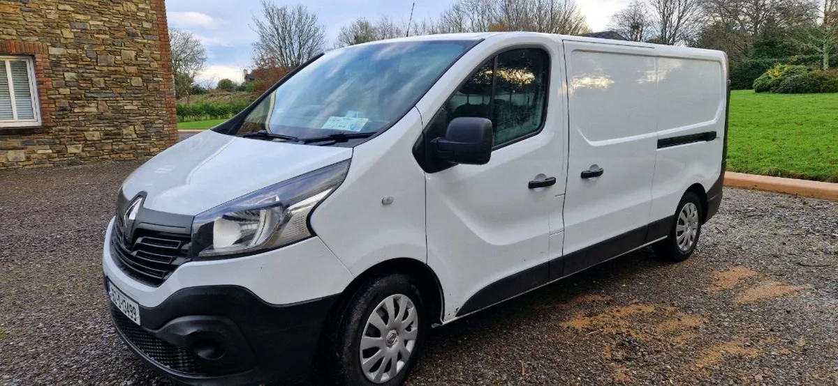 Renault  Trafic - Image 2