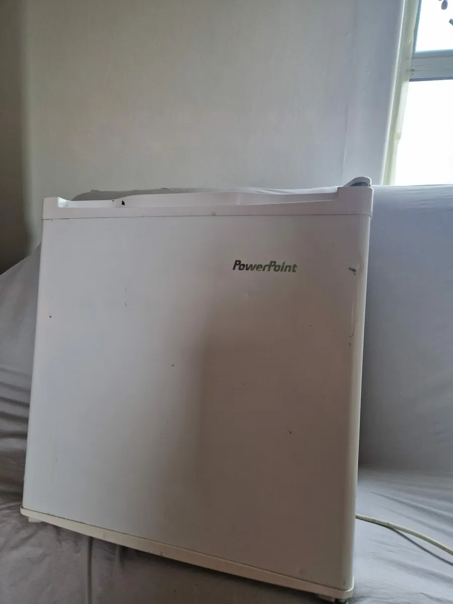 Mini fridge - Image 4