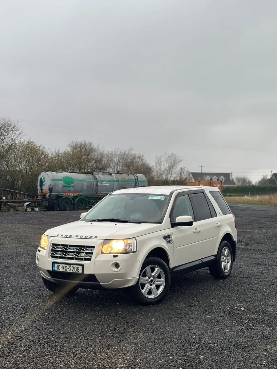 2010 land rover freelander 2 - Image 1