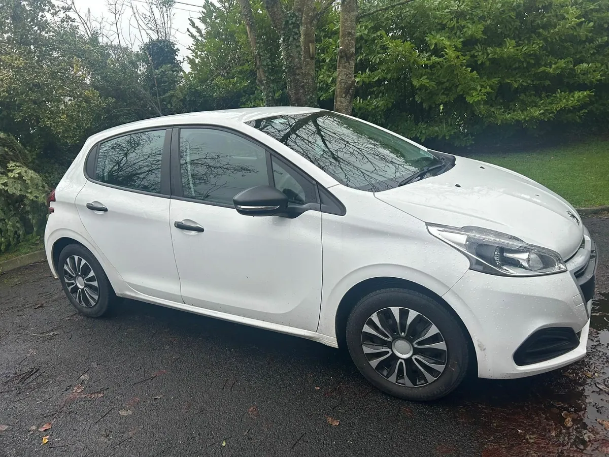 Peugeot 208 2015 - Image 4