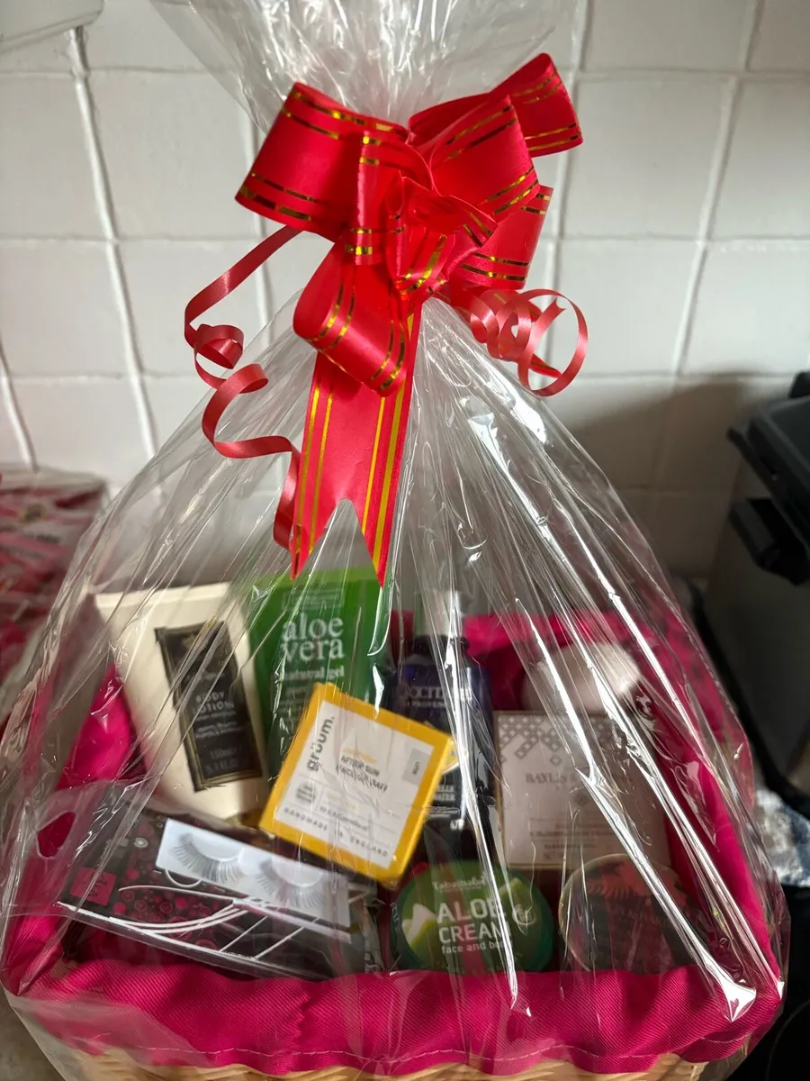 Gift hamper - Image 1