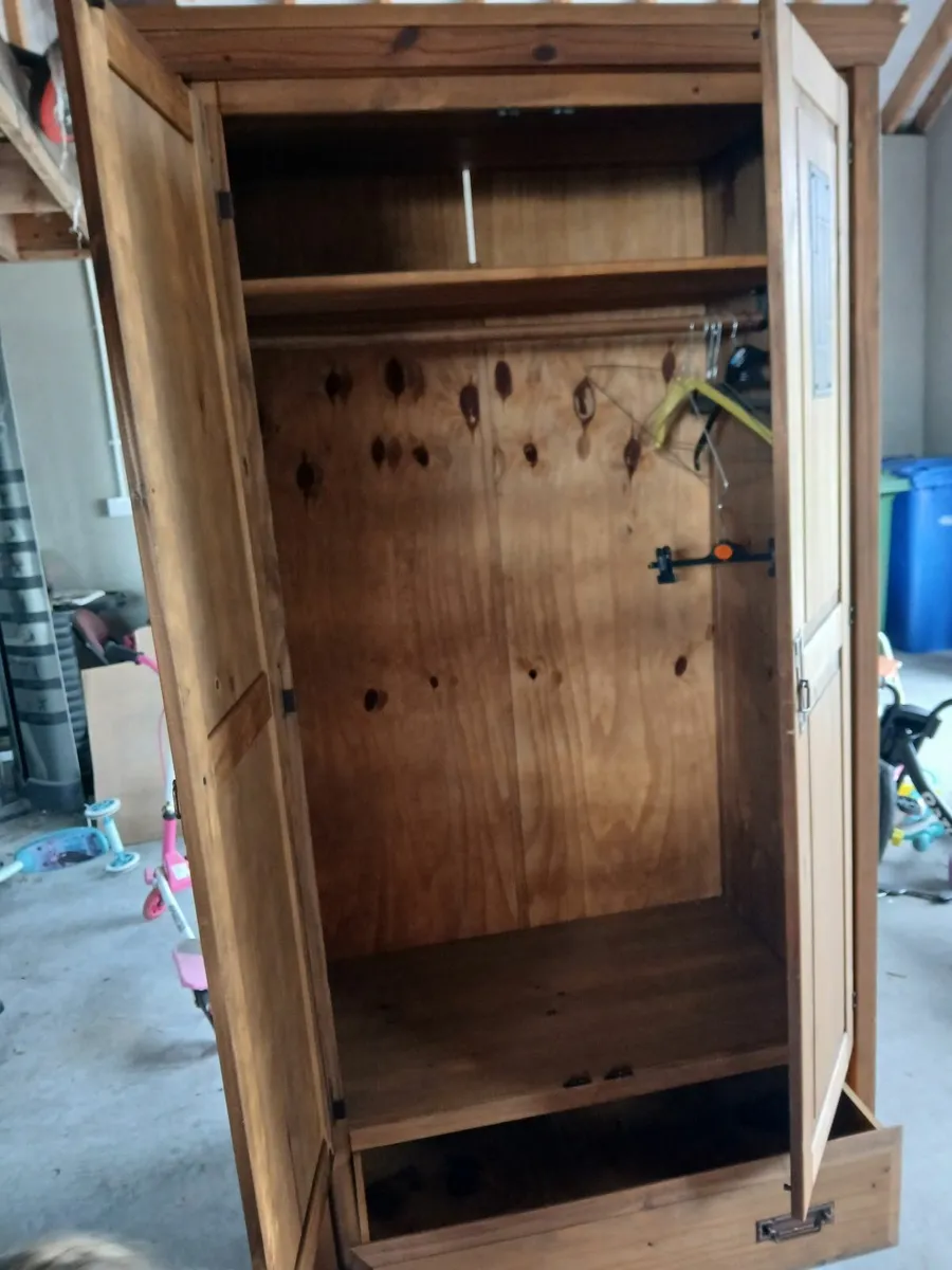 Wardrobe - Image 3