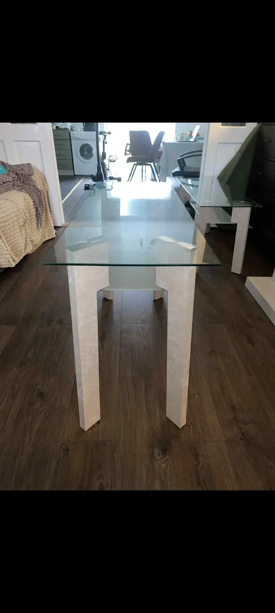 Glass table - Image 2