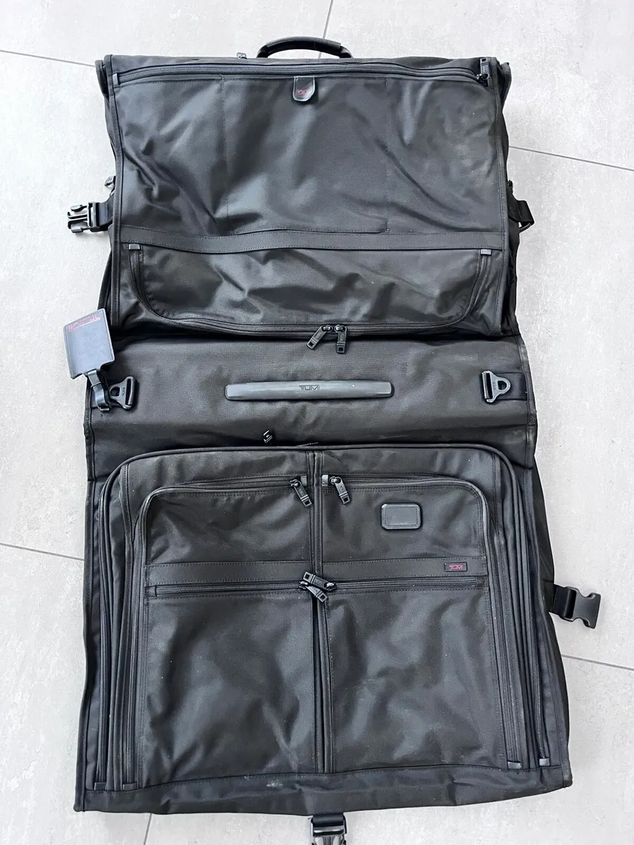 TUMI Garment Carrier - Classic high end luggage - Image 3