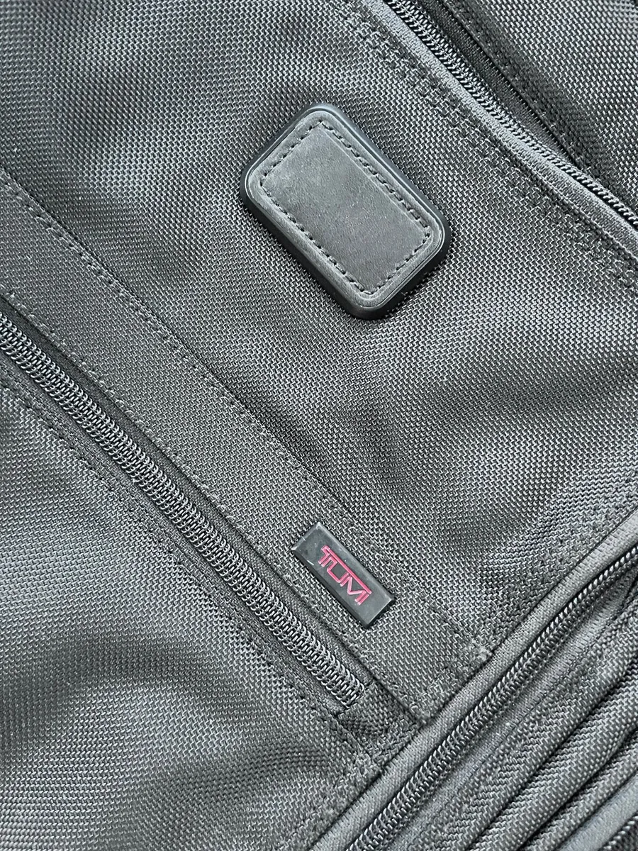TUMI Garment Carrier - Classic high end luggage - Image 4