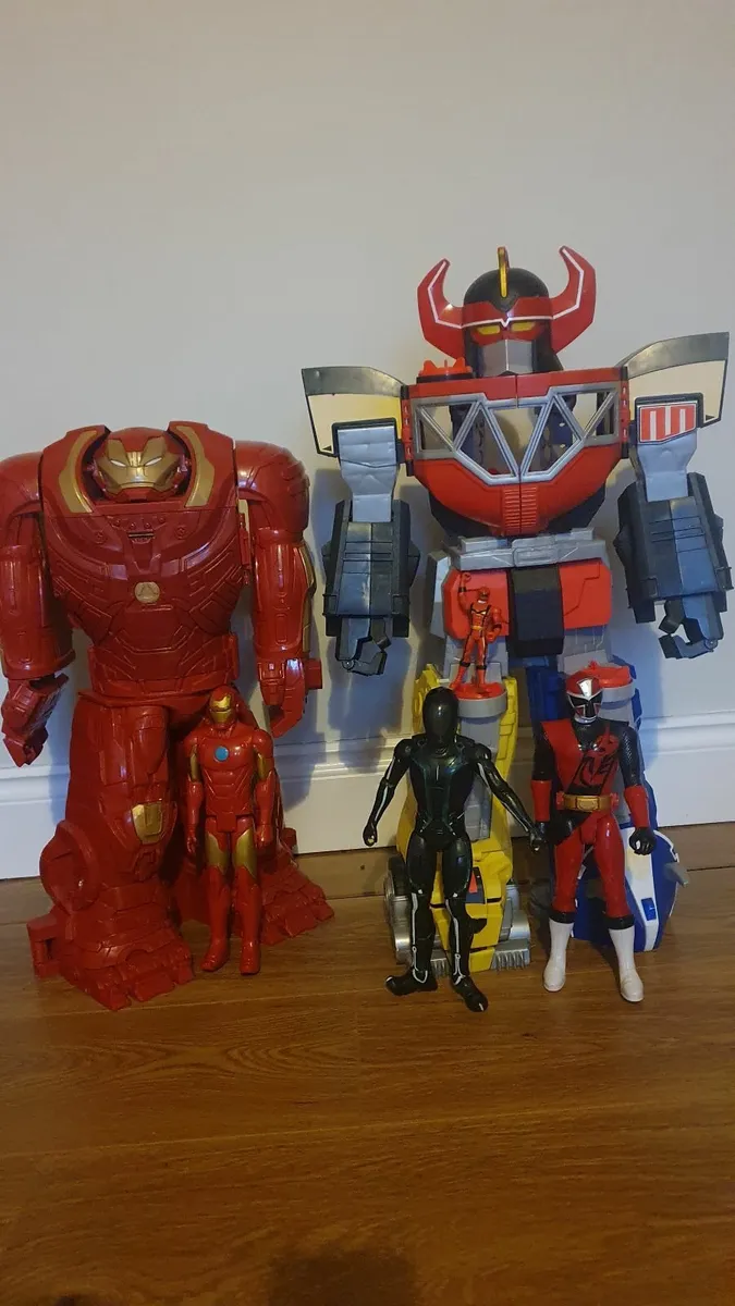 Marvel Iron Man Playset and Power Rangers Figures - Image 1