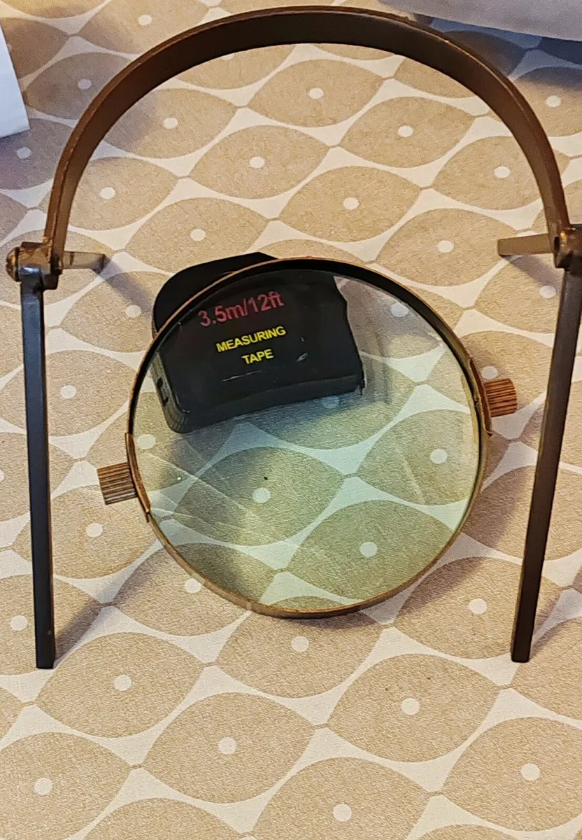 Antique magnifying glass on stand - Image 4