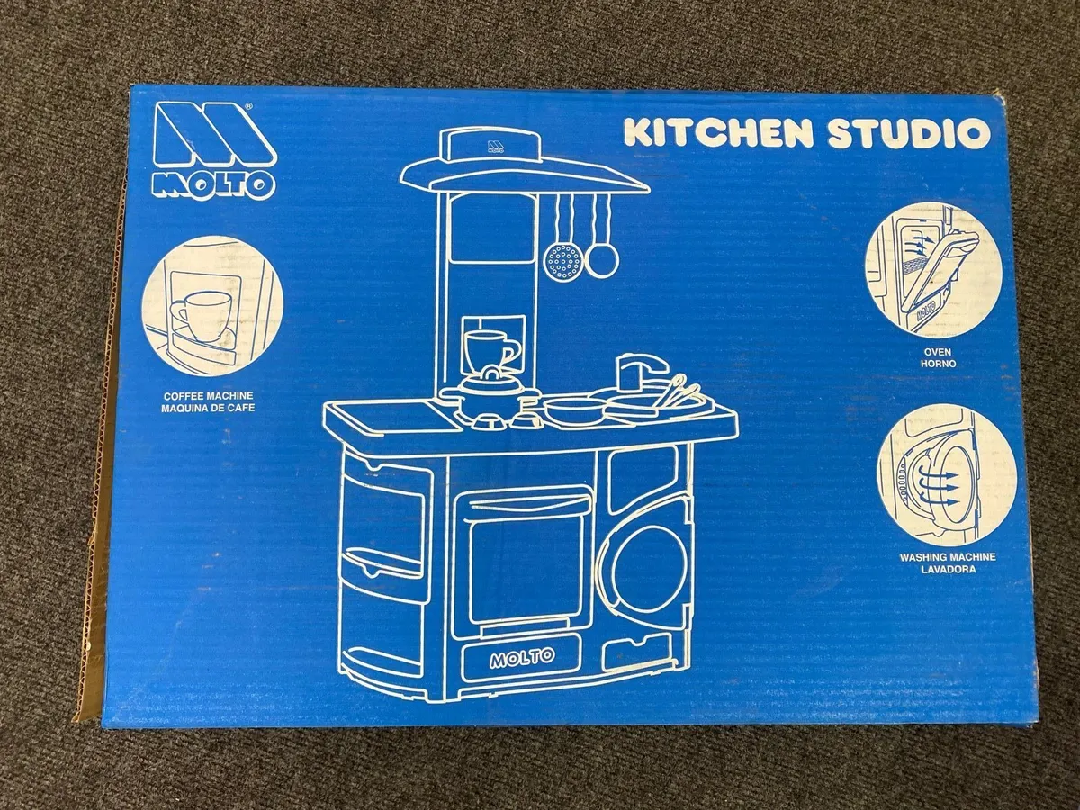 Molto 12-Piece Kitchen Studio - Image 3