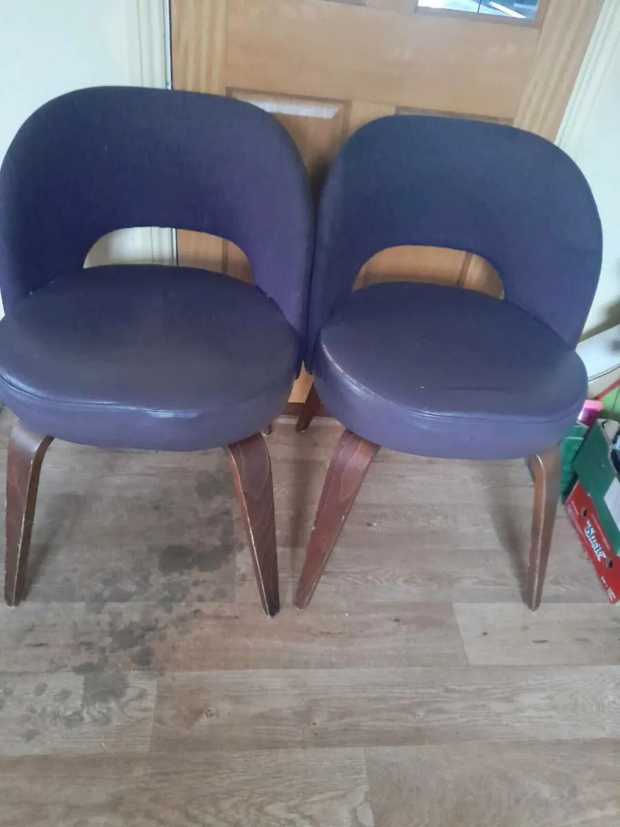 Two.chairs. - Image 1