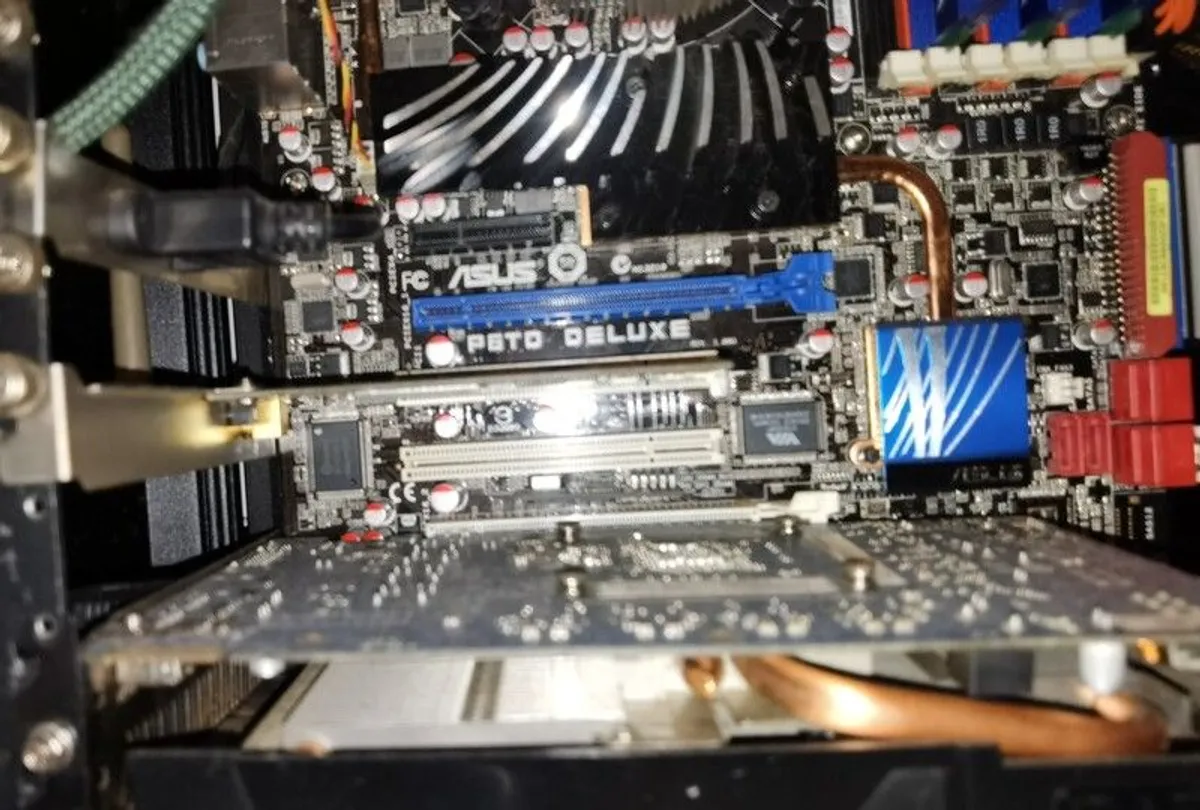 Thermaltake Sword ATX VD500LBNA Retro PC - Image 2