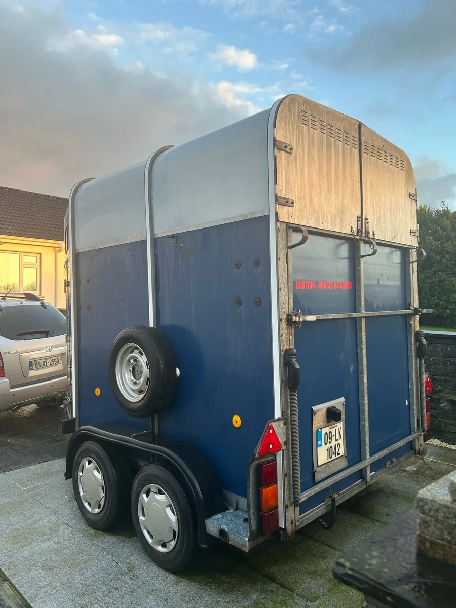 Hb 505 horse box - Image 2