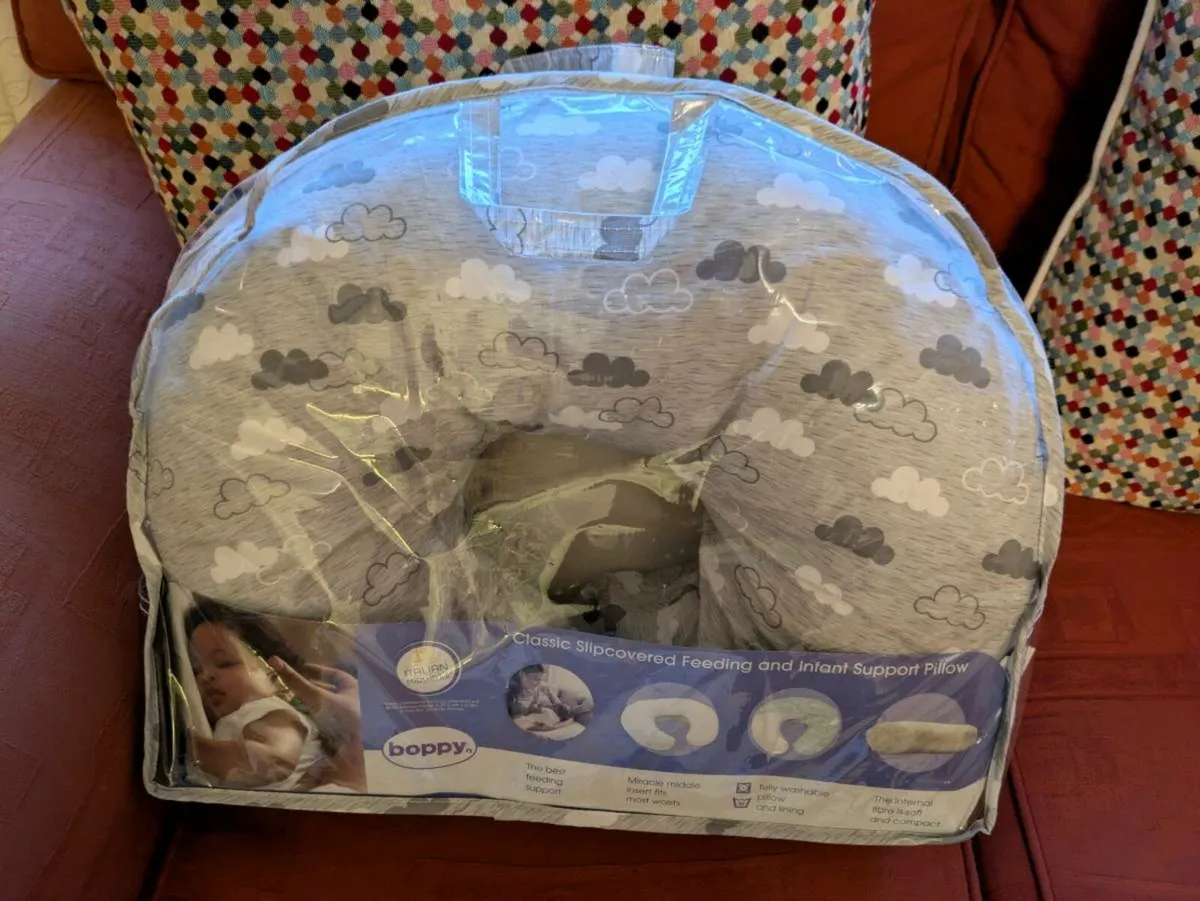 Baby feeding and support pillow - Image 2