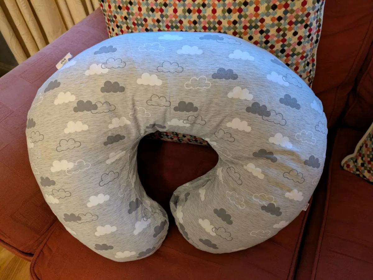 Baby feeding and support pillow - Image 3