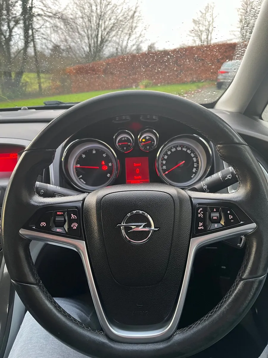 Opel Astra 2014 - Image 3