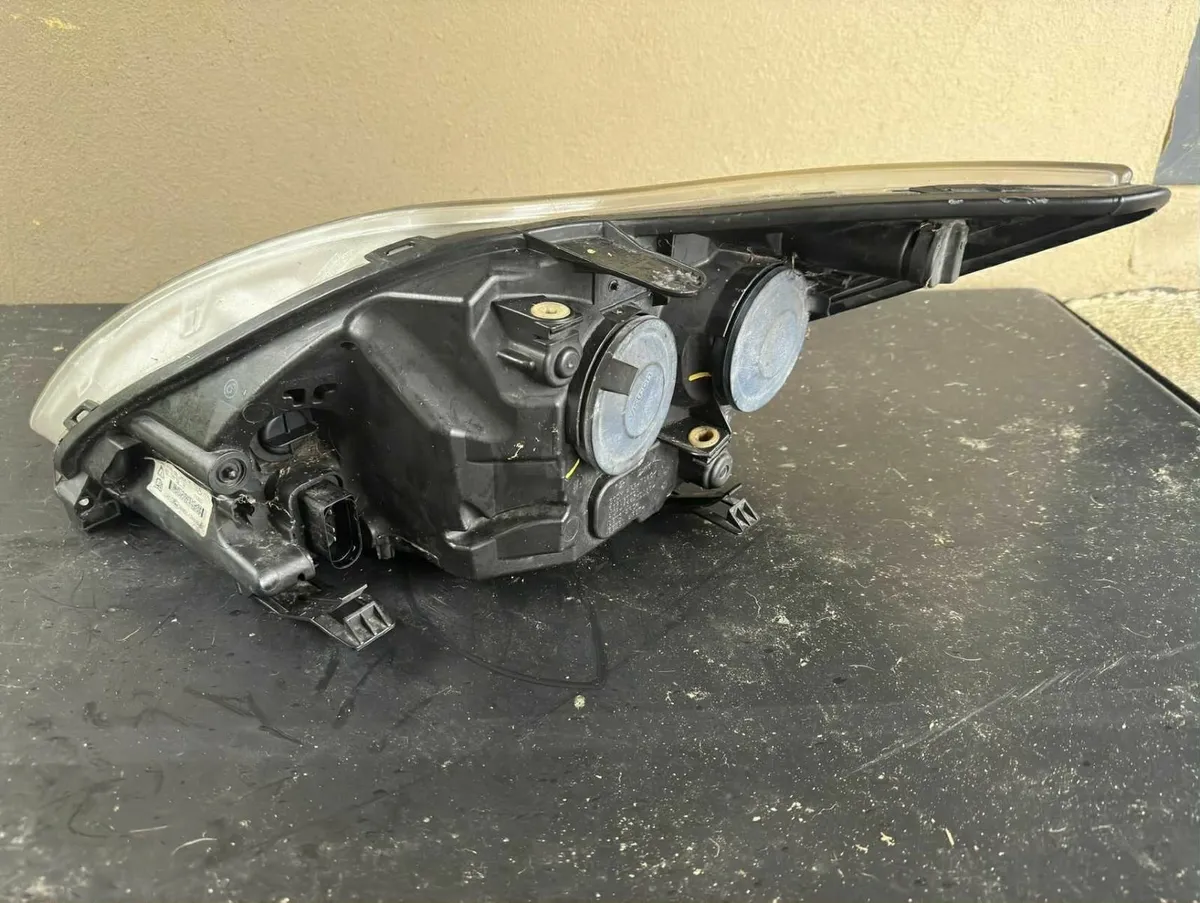 Ford Focus Mk2 Facelift Headlight Unit Complete - Image 3