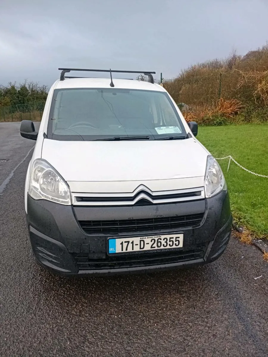Citroen berlingo 2017 long doe and tax - Image 1
