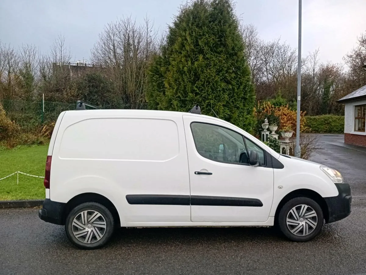 Citroen berlingo 2017 long doe and tax - Image 2