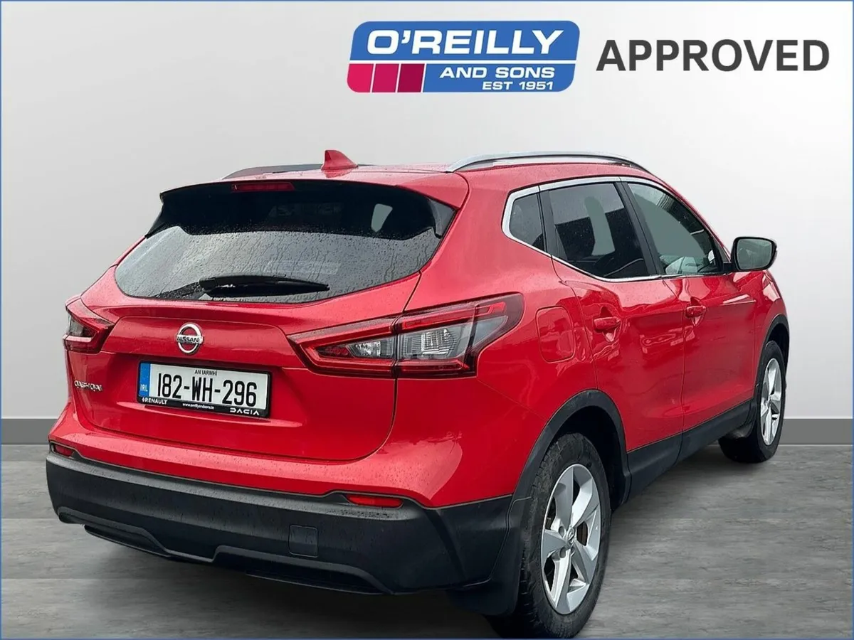 Nissan Qashqai 1.2 PET SV **TINY MILEAGE** - Image 3
