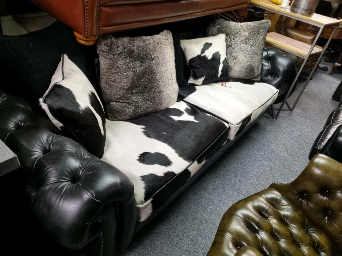 Leather and hide Chesterfield