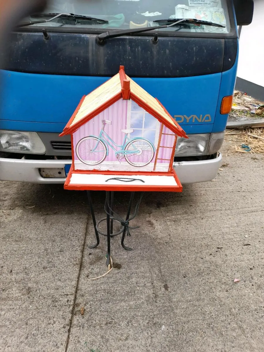 Home.made.thatched.tigin. - Image 2