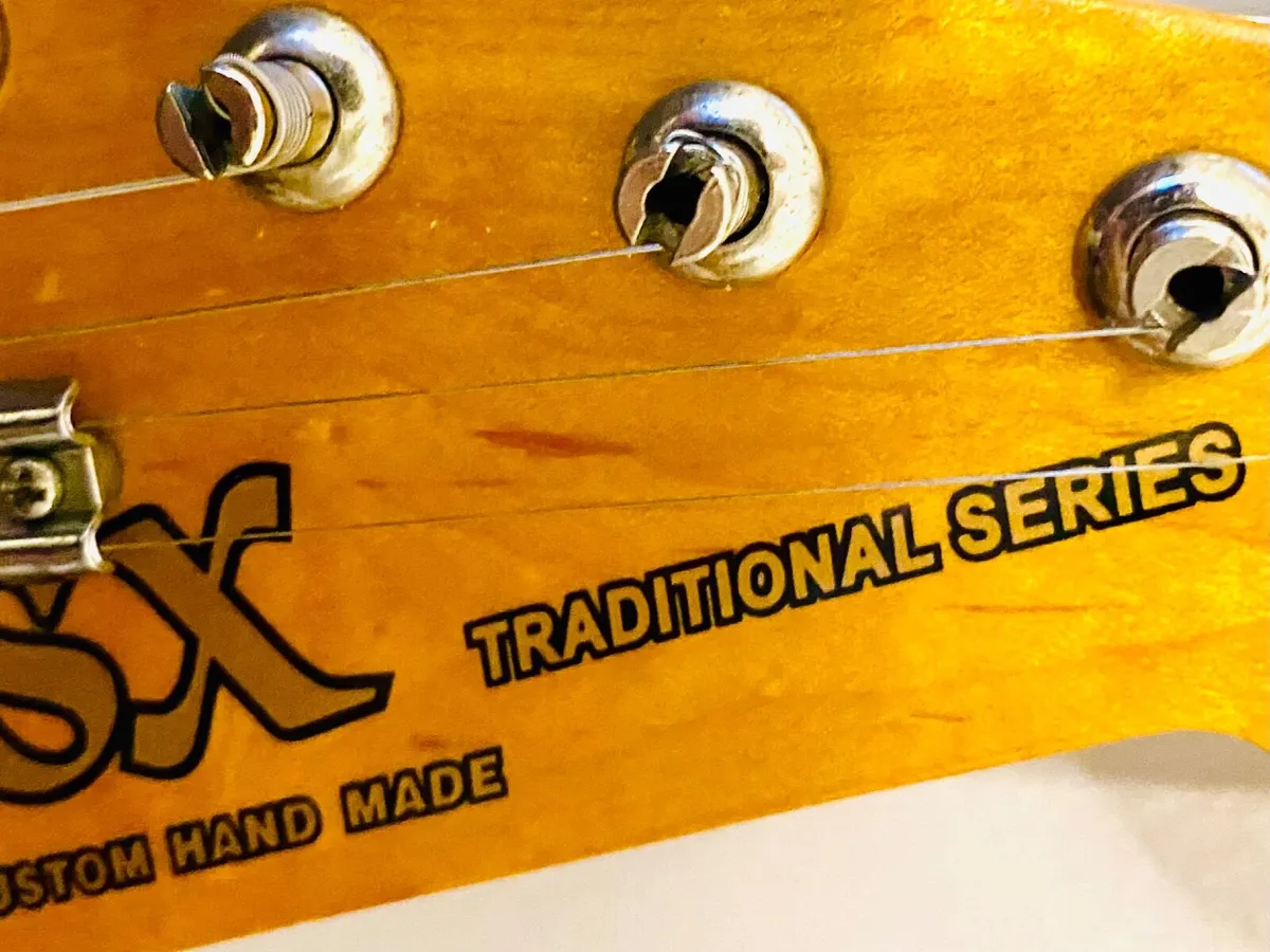 Electric guitar - Image 2