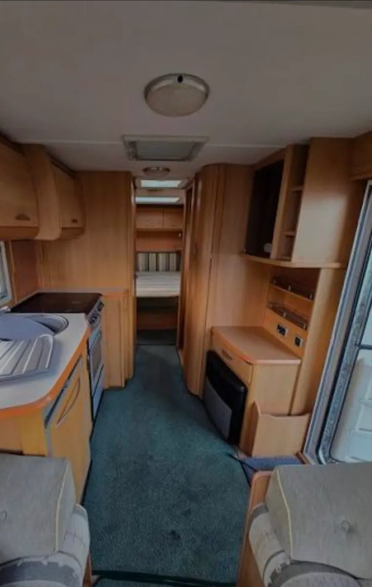 Swift conqueror 645 lux - Image 2