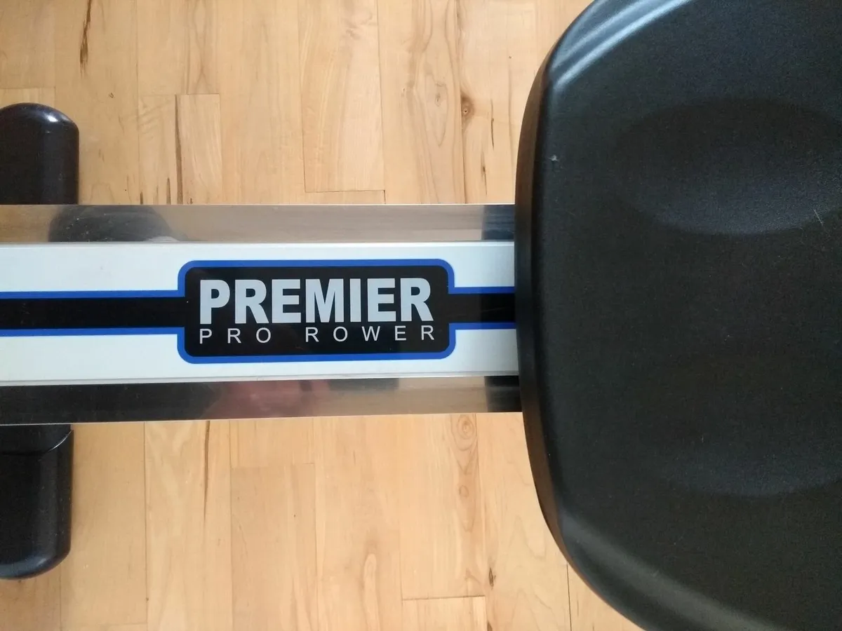 ROWING MACHINE - Image 2