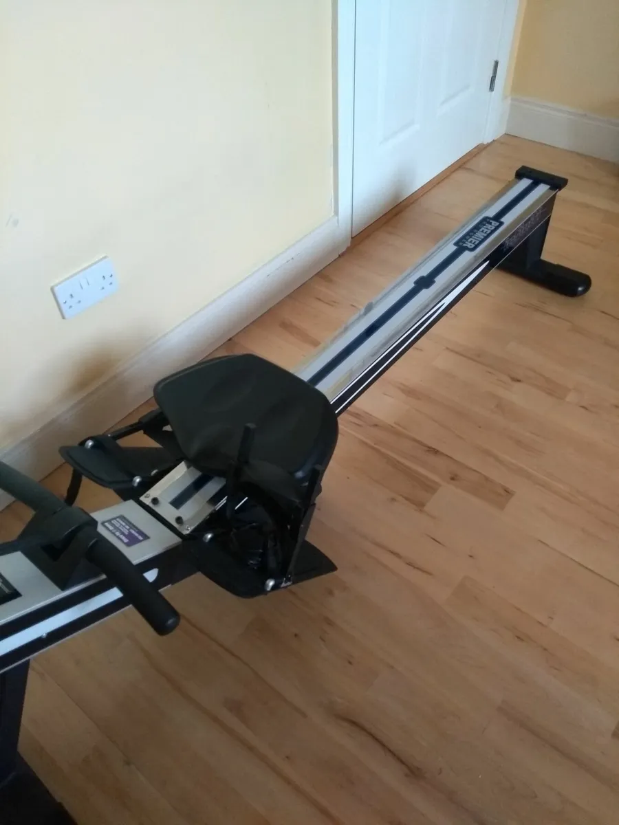 ROWING MACHINE - Image 3
