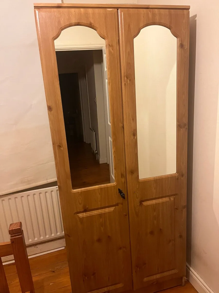 Furniture - wardrobe, locker, kitchen table - Image 2