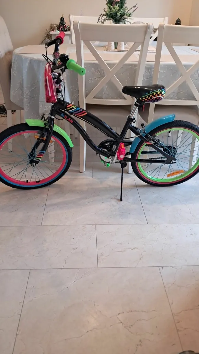 Toys and furniture - Image 1