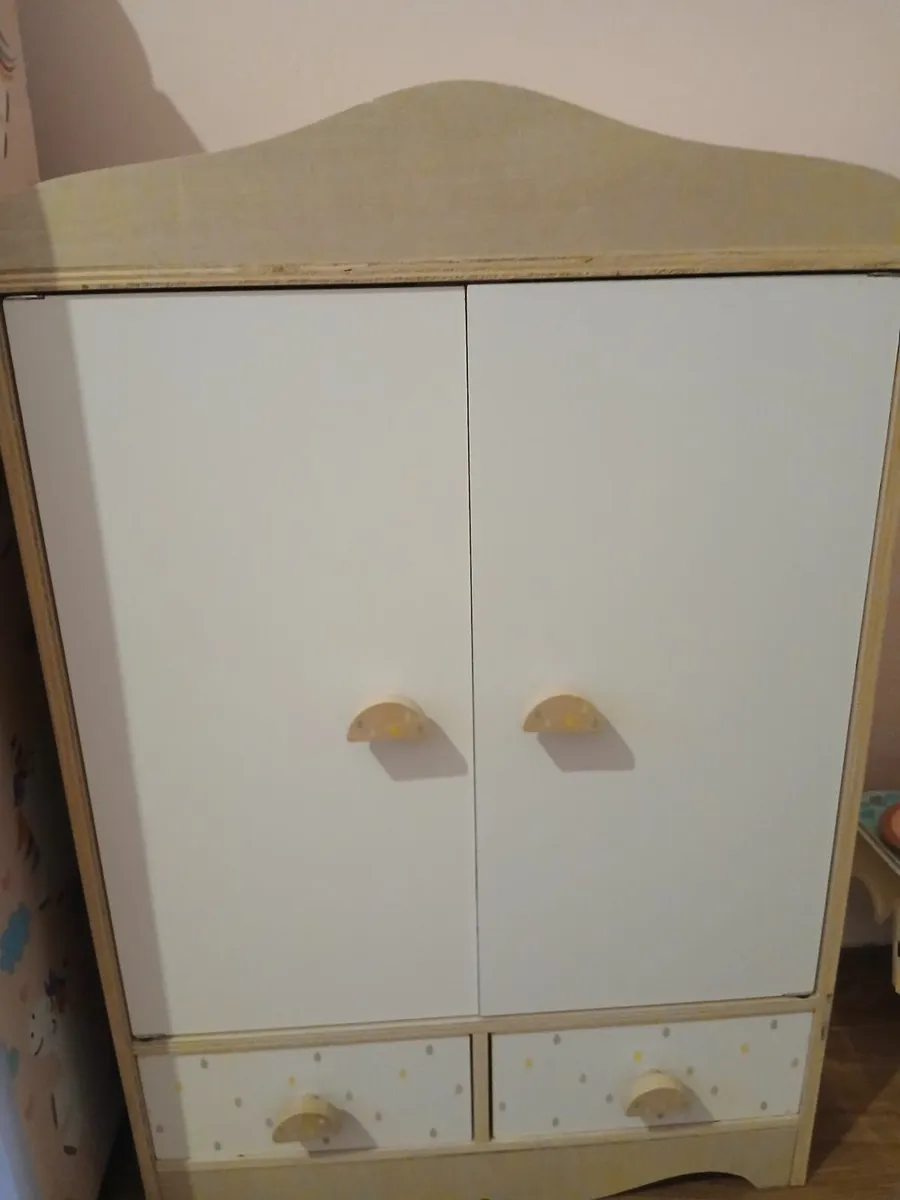 Toys and furniture - Image 3