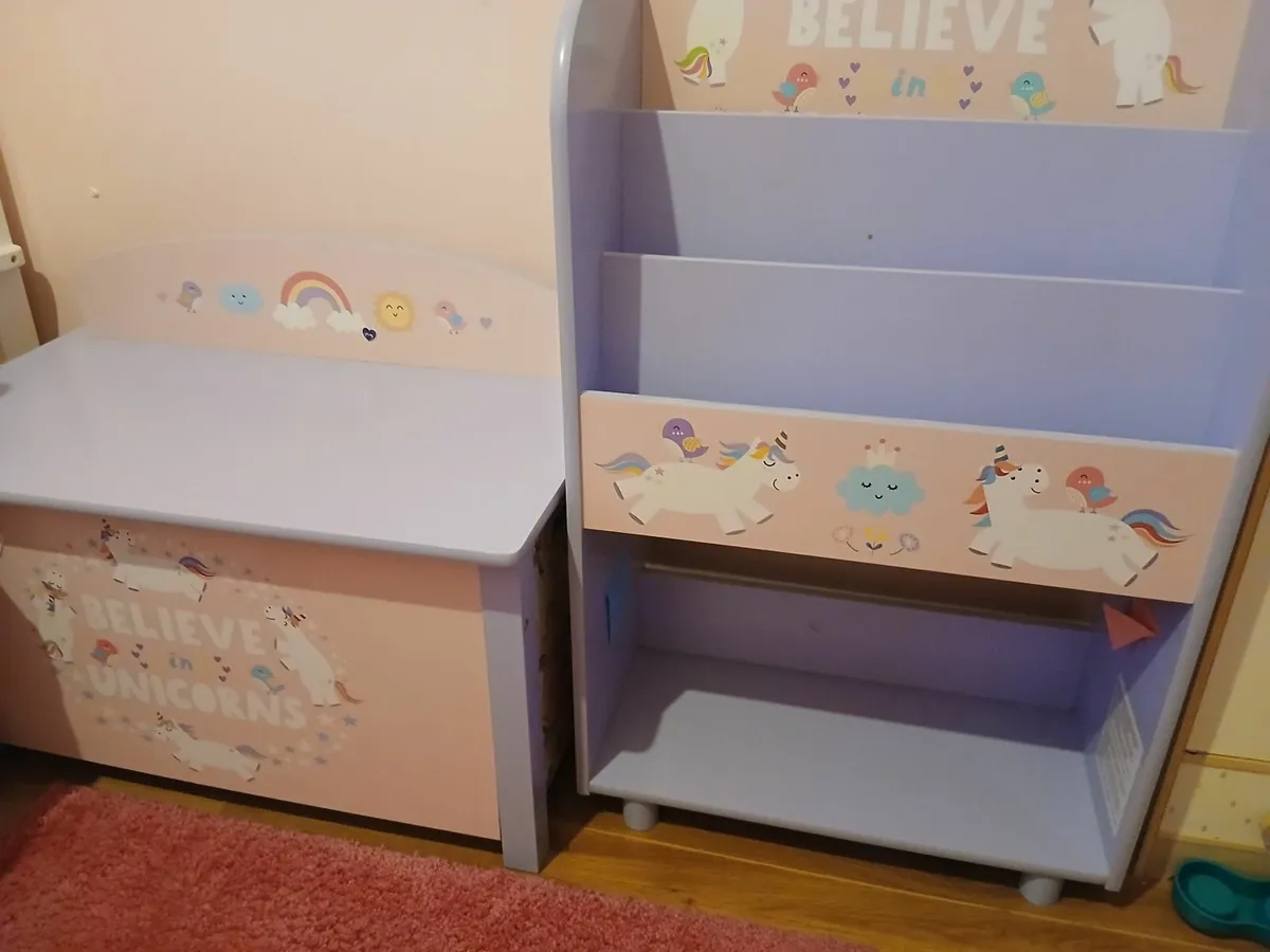 Toys and furniture - Image 4